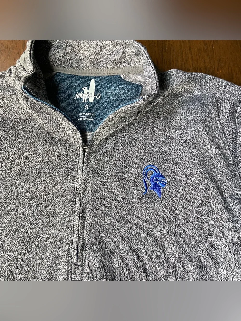 johnnie-O Mens Small Grey 1/4 Zip Pullover Sweater Embroidered Trojan Logo
